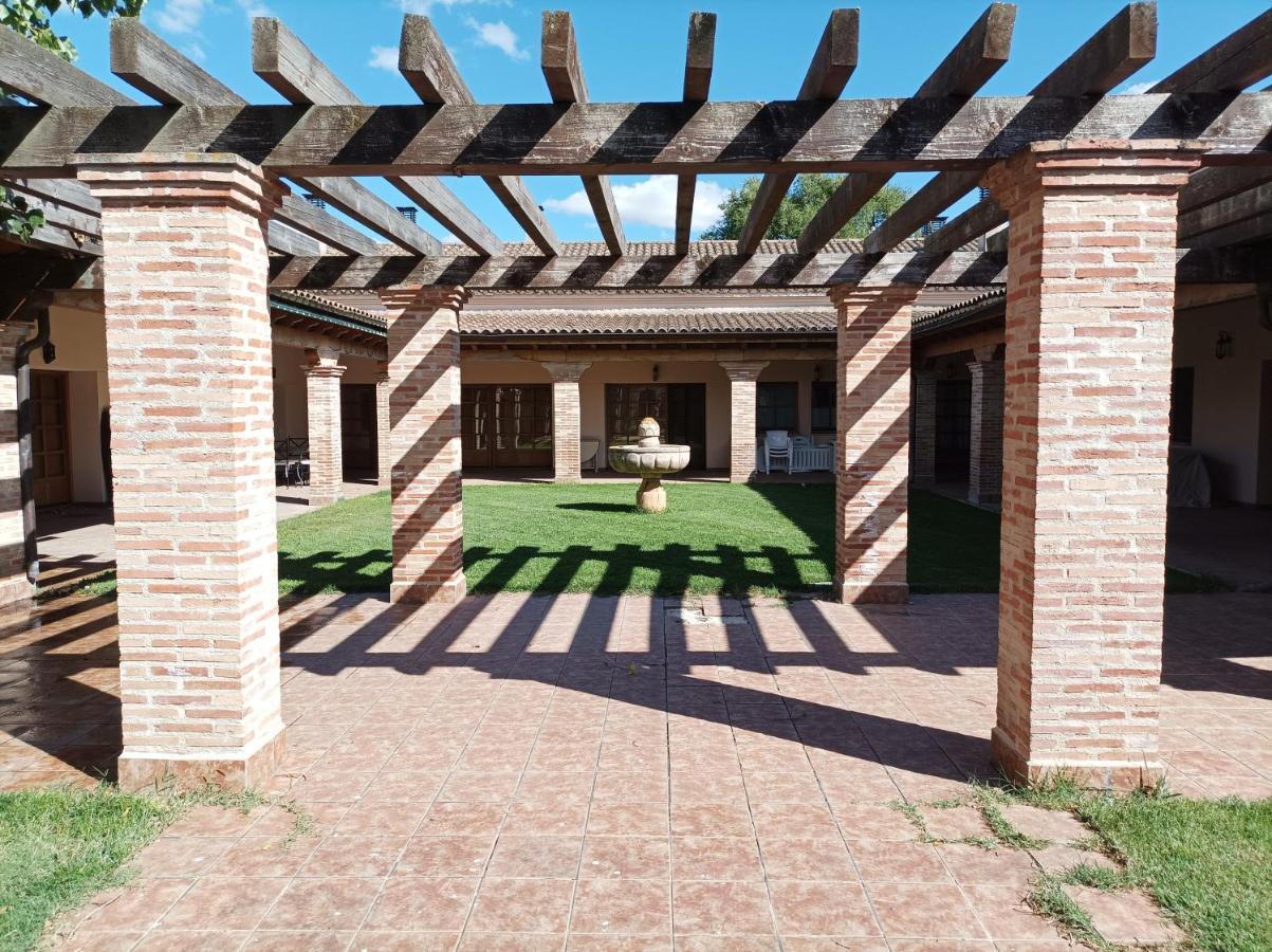 Casas Olmo Y Fresno Jardin Y Piscina A 17 Kilometros De Саламанка Экстерьер фото